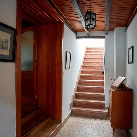 Historic House With A View In The Old Town Vega de San Mateo